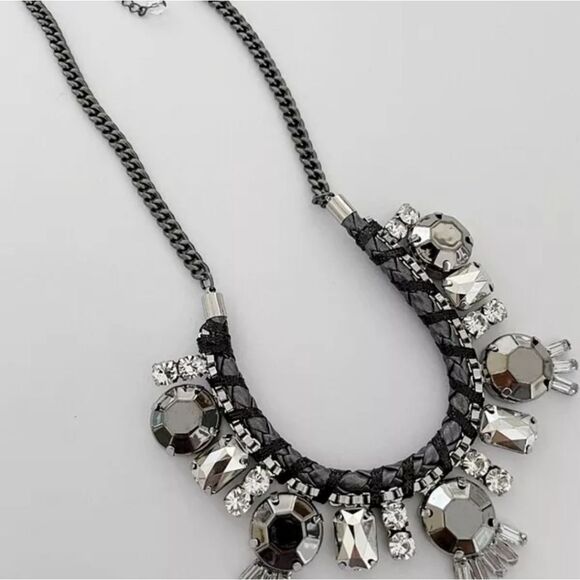 EXPRESS GUN TONE CUT CRYSTAL 17"-20" NECKLACE NWOT - Picture 3 of 3